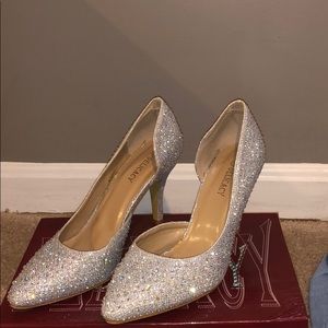 PERFECT FOR PROM/DANCES